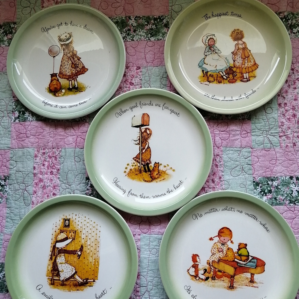 Vintage Decorative Plates Set